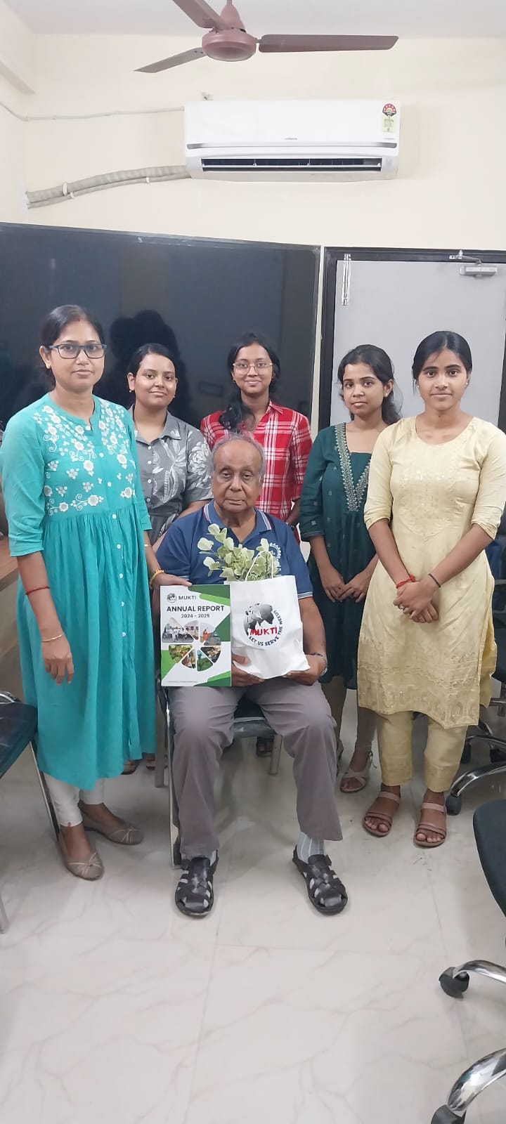 Creating Connections That Inspire Success- Talented Students Sponsorship (tss) Programme Witnessed A Heartwarming Reunion As Sponsor Mr. Niladri Nath Bagchi