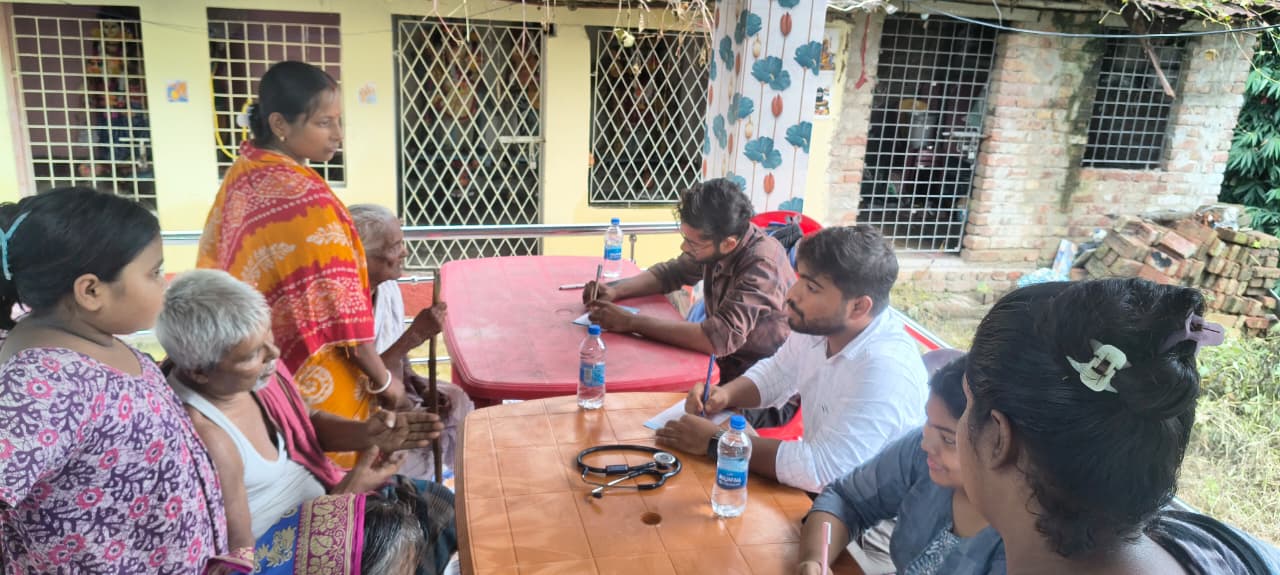 Mukti And Bhagirathi Neotia Organise Free Medical Camp At Nalua, Reaching 160 Patients
