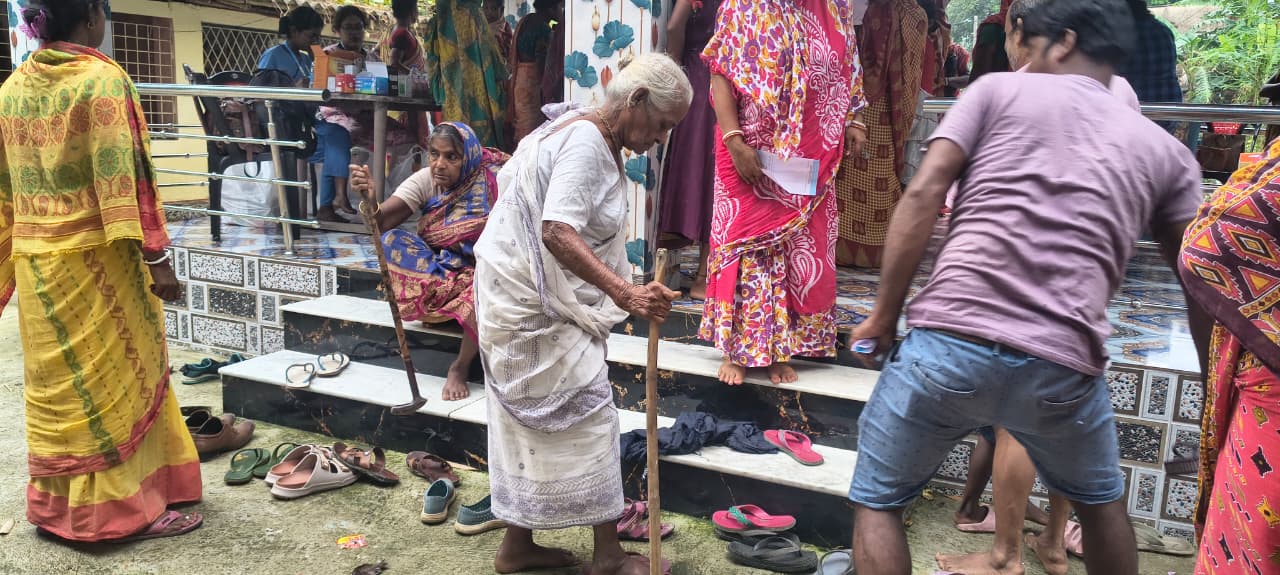 Mukti And Bhagirathi Neotia Organise Free Medical Camp At Nalua, Reaching 160 Patients