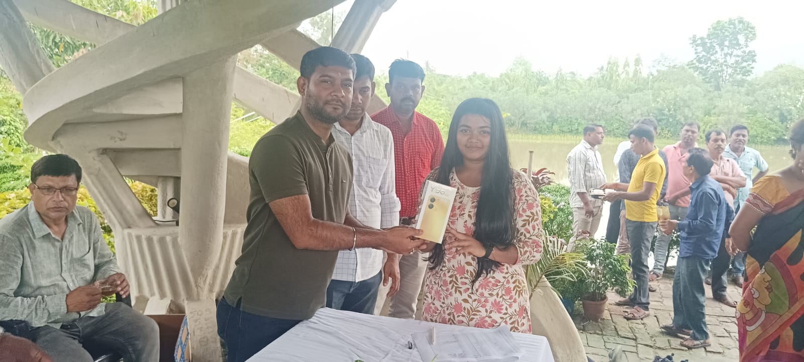 Smartphones Distribution To Udaan Students From Vivo
