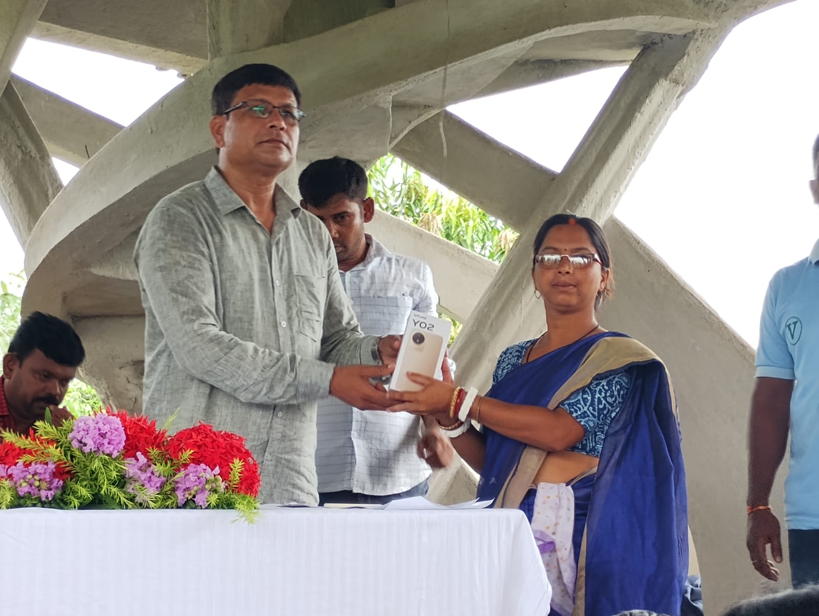 Smartphones Distribution To Udaan Students From Vivo