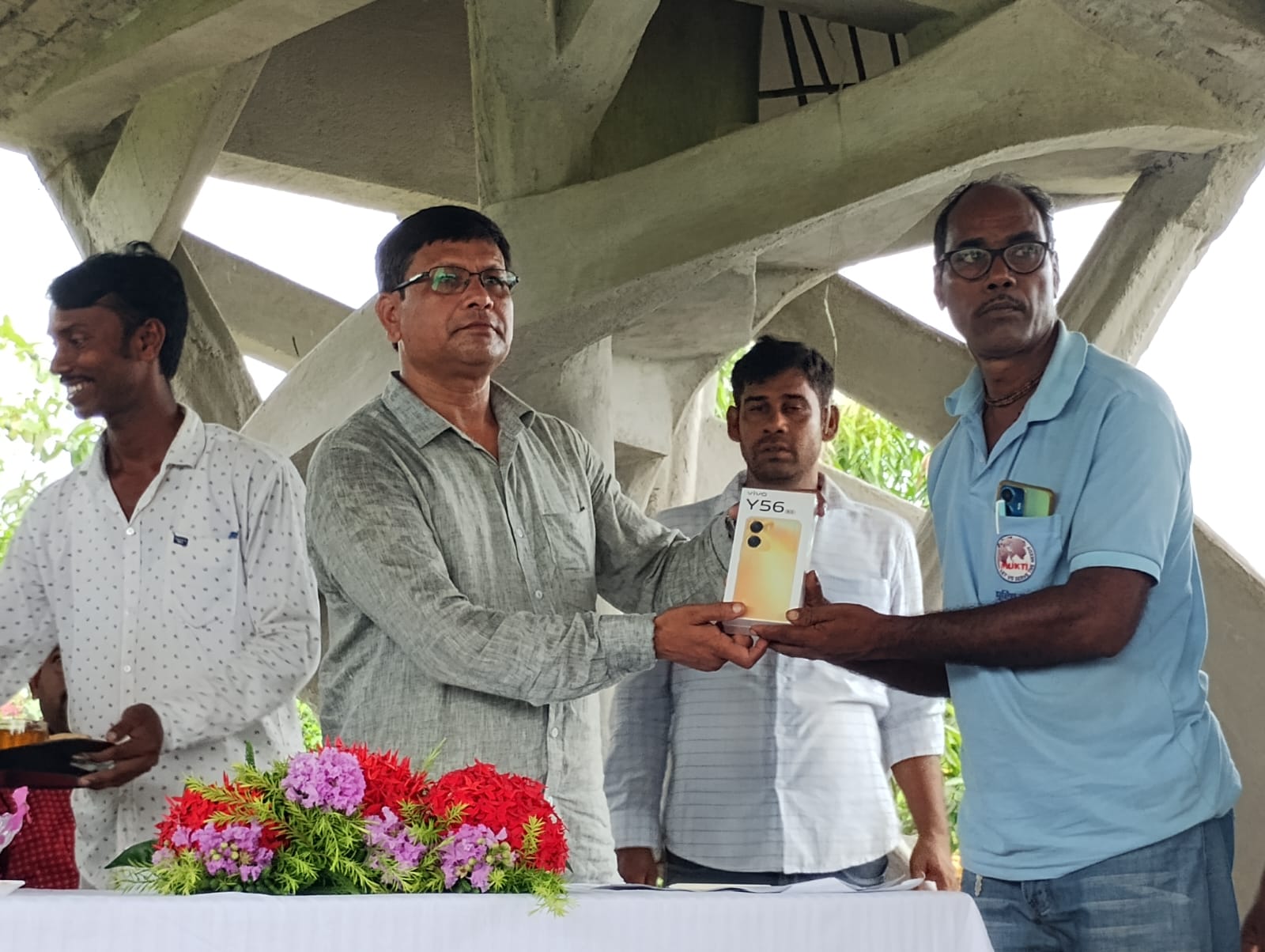 Smartphones Distribution To Udaan Students From Vivo