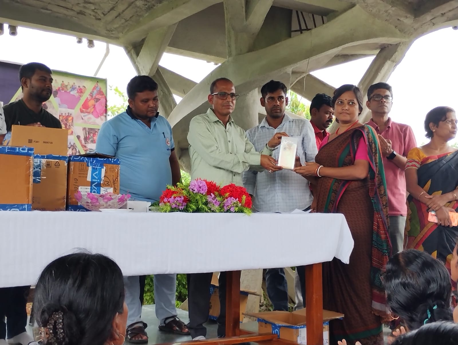 Smartphones Distribution To Udaan Students From Vivo