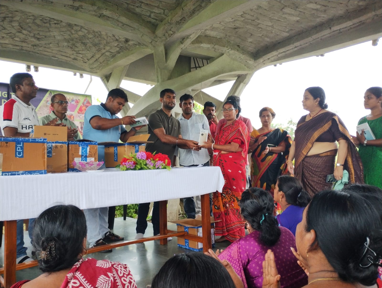 Smartphones Distribution To Udaan Students From Vivo