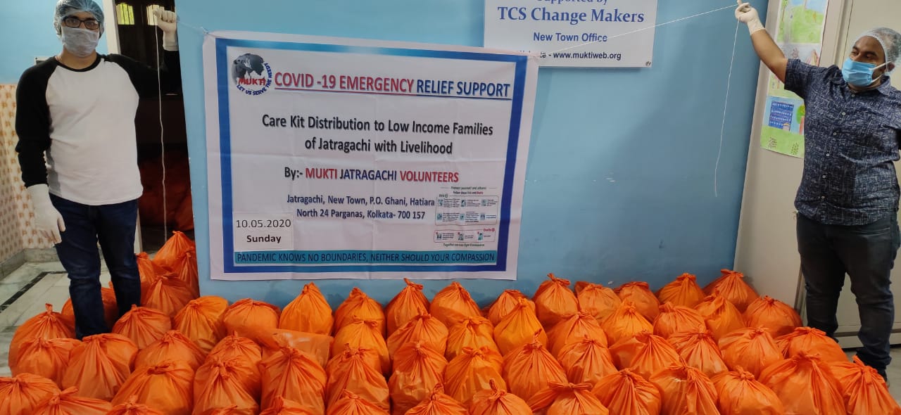 Relief Program at Jatragachi to help the helpless by TCS Volunteers of Mukti Jatragachi Center